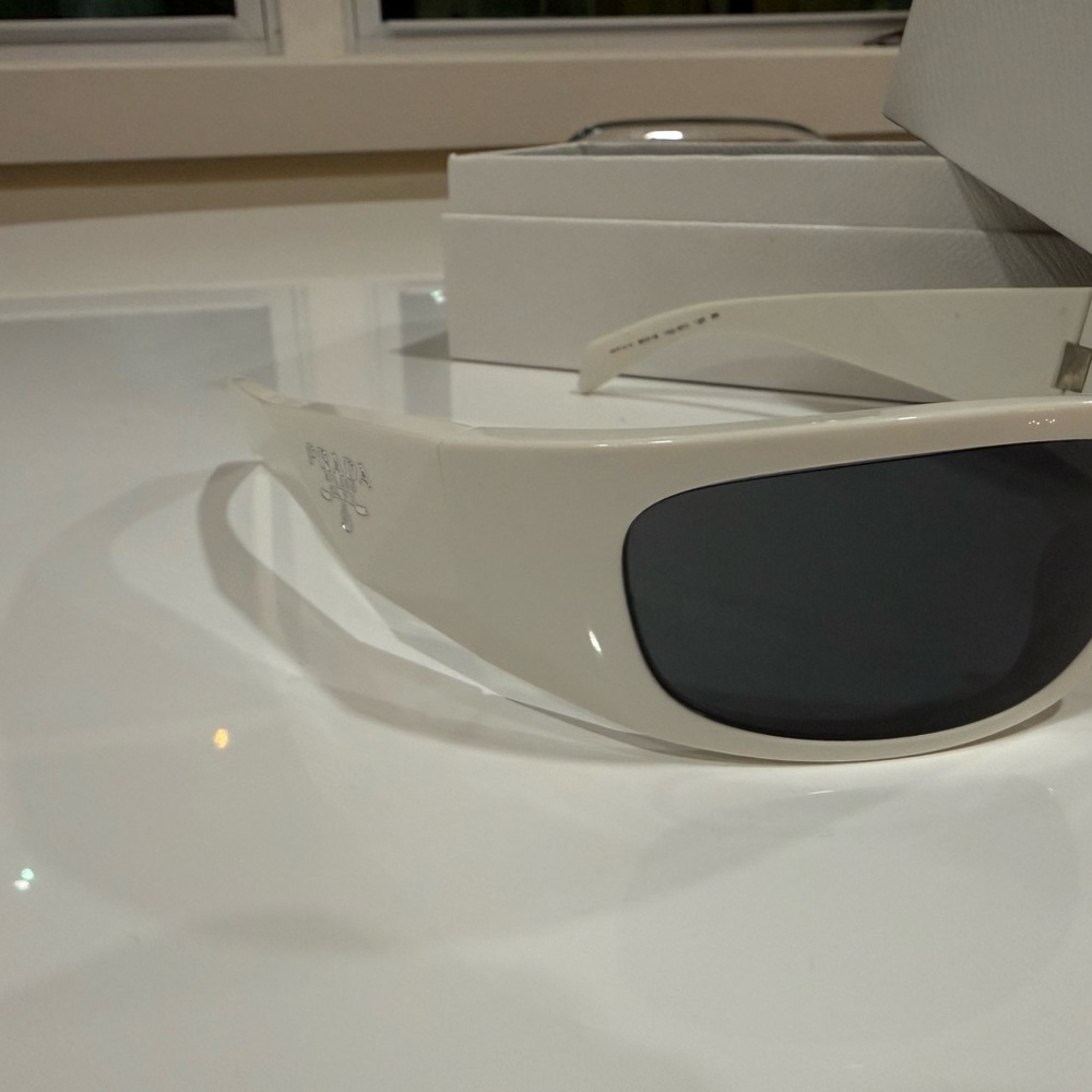 Prada Cream VR Glasses - Picture 2 of 9
